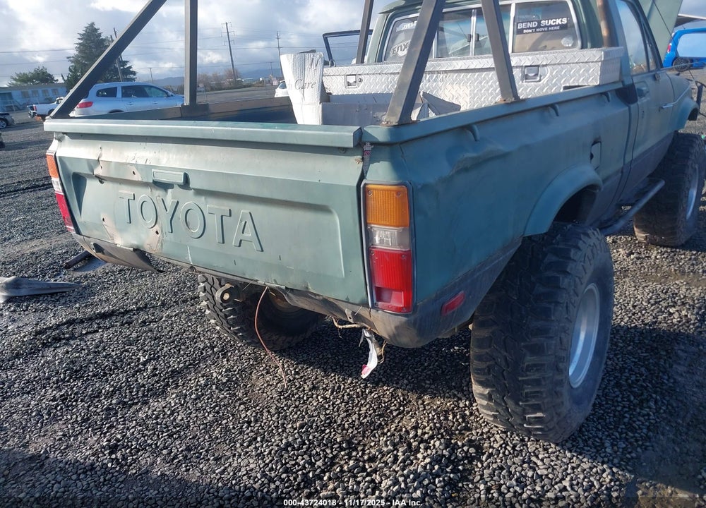 1981 TOYOTA PICKUP RN38 VIN: JT4RN38D4B0015895