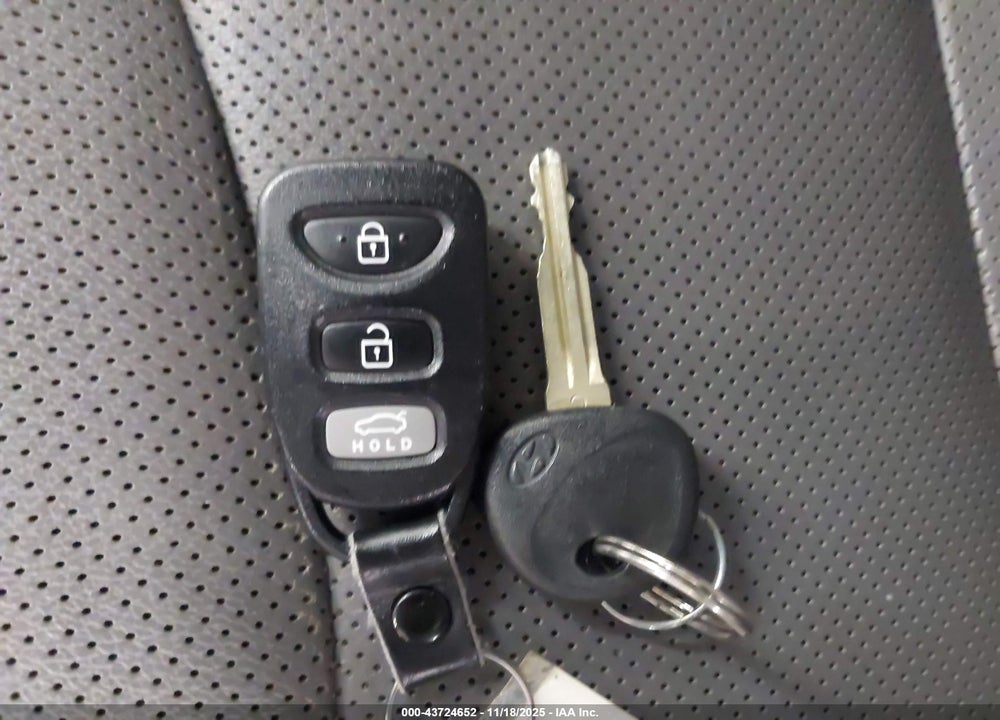 2015 HYUNDAI ELANTRA LIMITED VIN: KMHDH4AE6FU327530