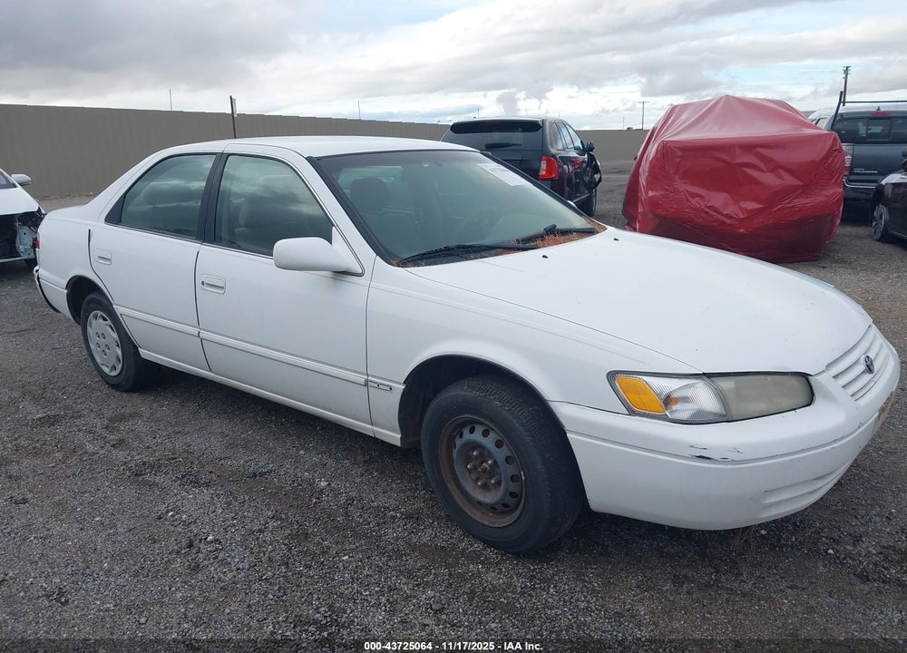 1998 TOYOTA CAMRY LE VIN: JT2BG22K2W0240036