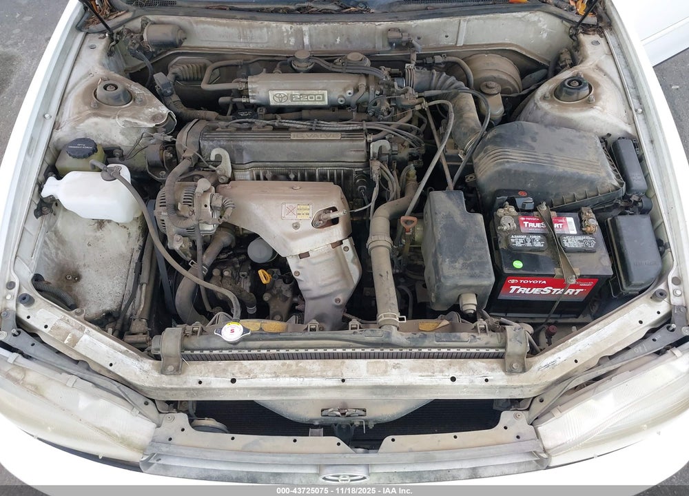 1993 TOYOTA CAMRY LE VIN: JT2SK12E3P0127619
