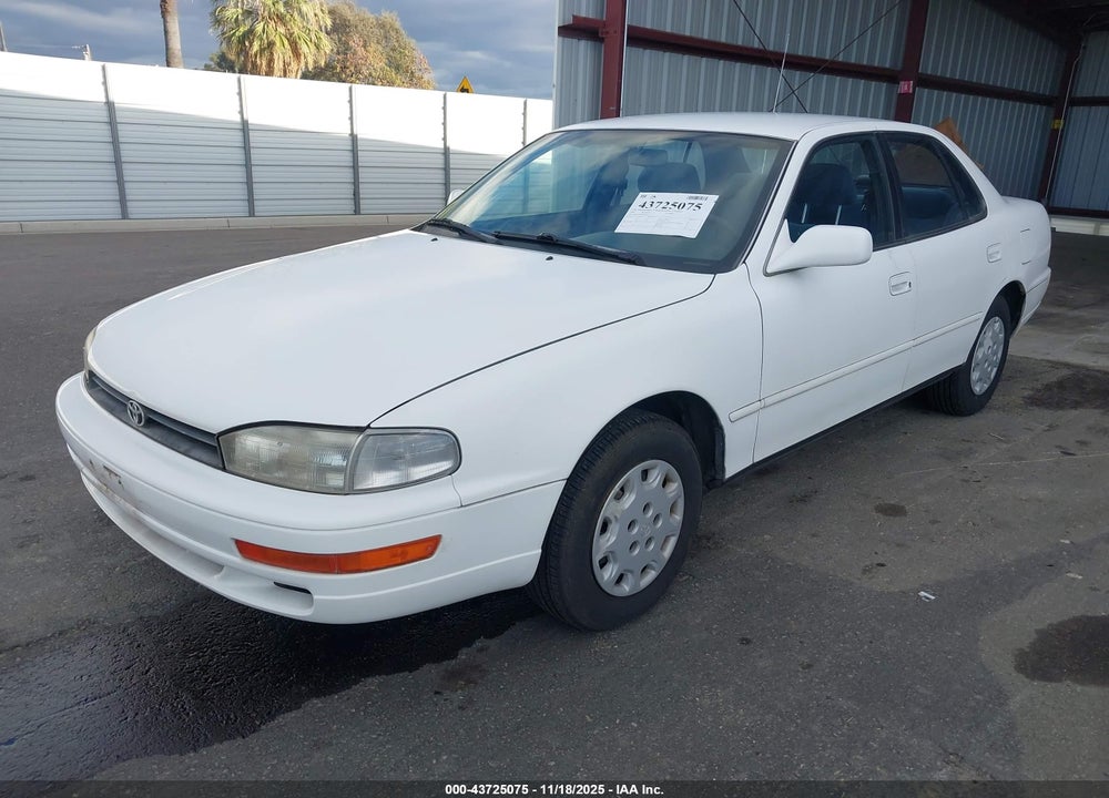 1993 TOYOTA CAMRY LE VIN: JT2SK12E3P0127619