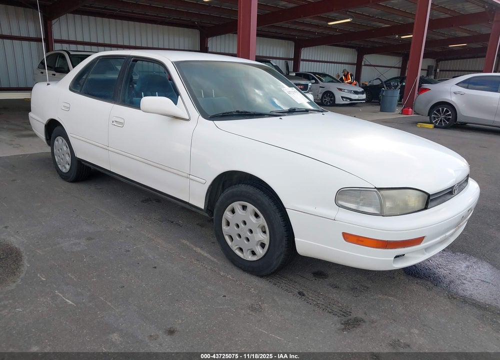 1993 TOYOTA CAMRY LE VIN: JT2SK12E3P0127619
