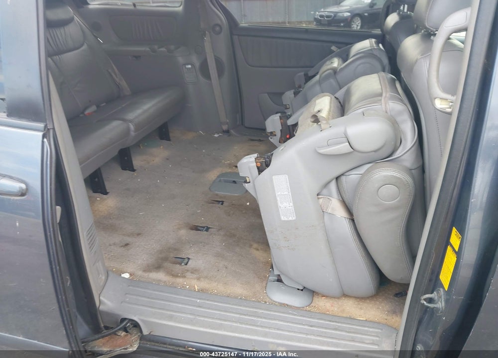 2009 TOYOTA SIENNA XLE VIN: 5TDZK22C19S237823