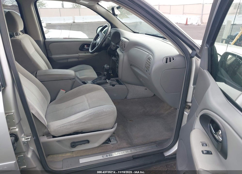 2007 CHEVROLET TRAILBLAZER LS VIN: 1GNDS13S272120662