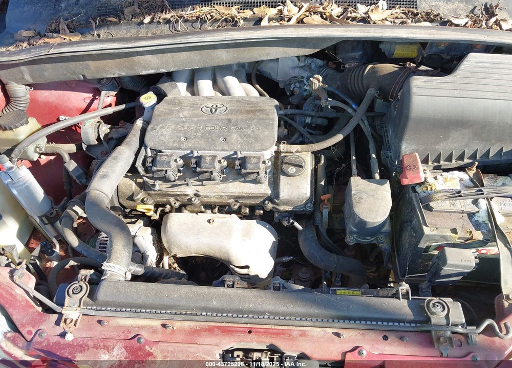 1998 TOYOTA SIENNA LE VIN: 4T3ZF13C9WU011746
