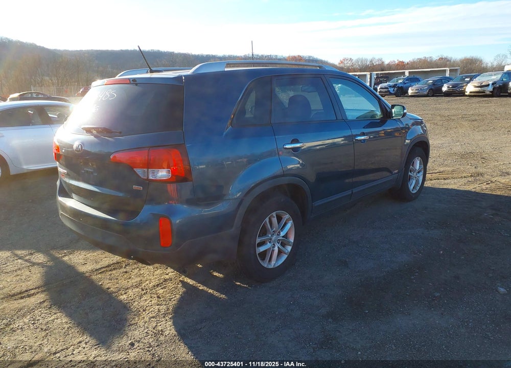 2014 KIA SORENTO LX VIN: 5XYKTDA66EG497017