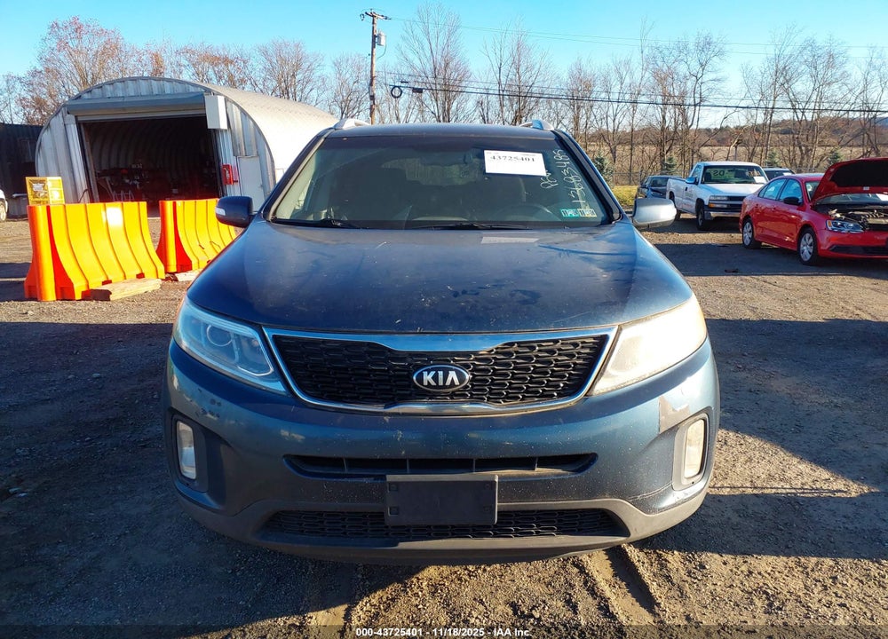 2014 KIA SORENTO LX VIN: 5XYKTDA66EG497017