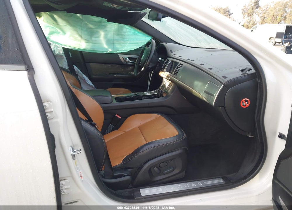2010 JAGUAR XF XFR VIN: SAJWA0JC1AMR53957