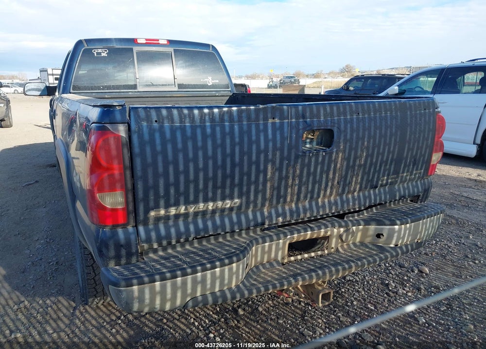 2005 CHEVROLET SILVERADO 2500HD LT VIN: 1GCHK23275F948308