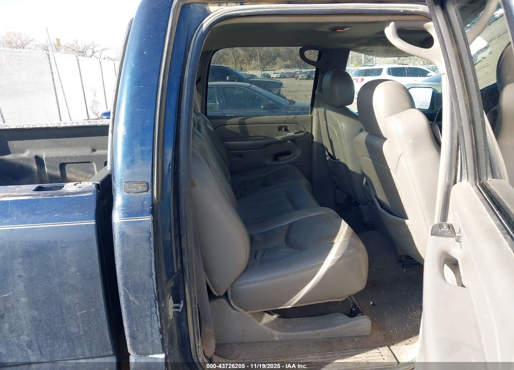 2005 CHEVROLET SILVERADO 2500HD LT VIN: 1GCHK23275F948308