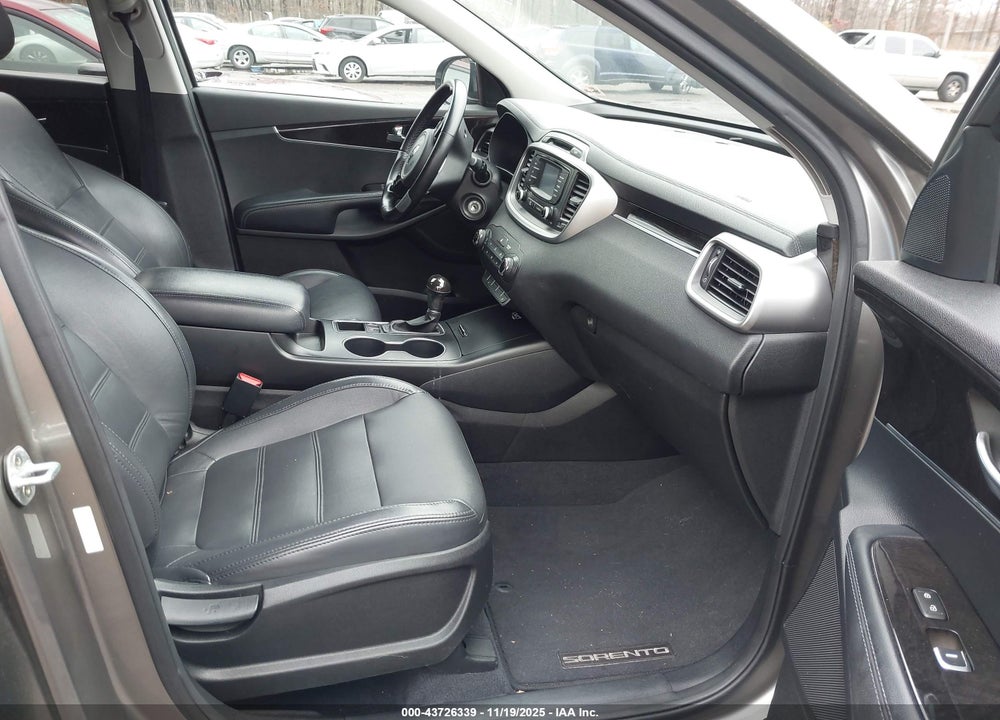 2016 KIA SORENTO VIN: 5XYPG4A36GG150502