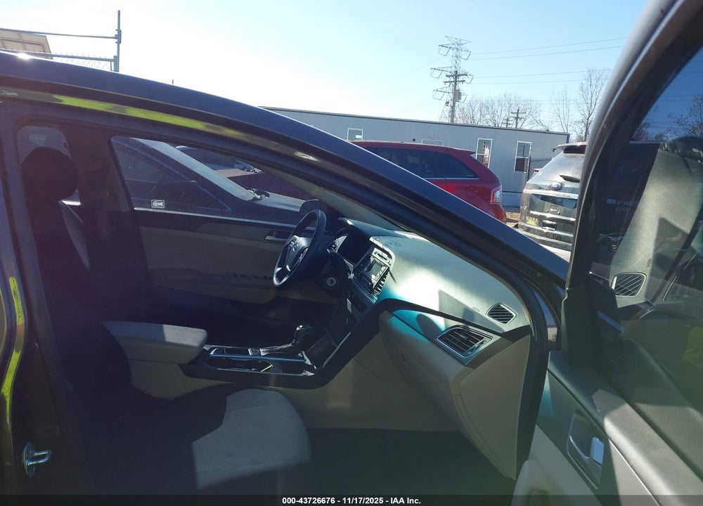 2017 HYUNDAI SONATA VIN: 5NPE24AF7HH569453