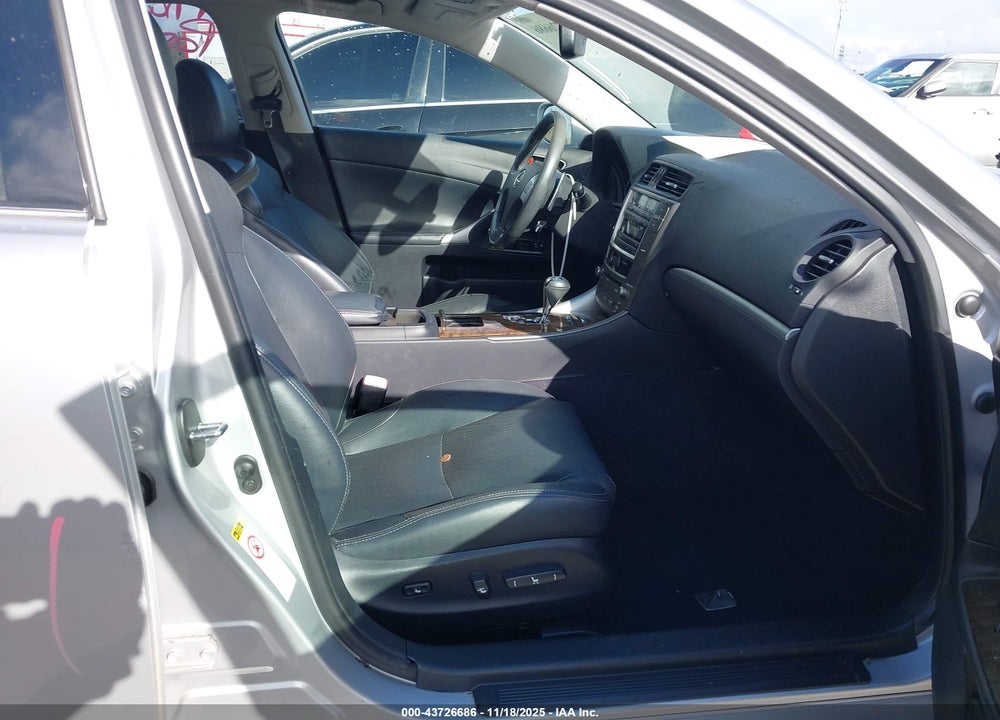 2011 LEXUS IS 250 VIN: JTHBF5C29B5132955
