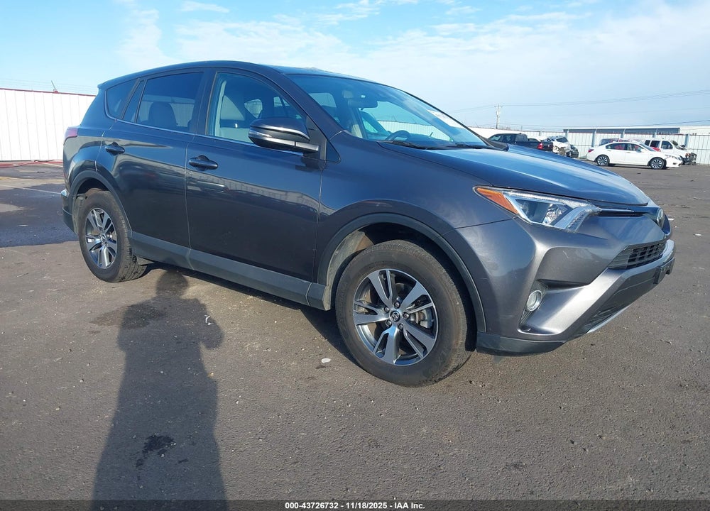 2017 TOYOTA RAV4 XLE VIN: 2T3RFREV0HW673246