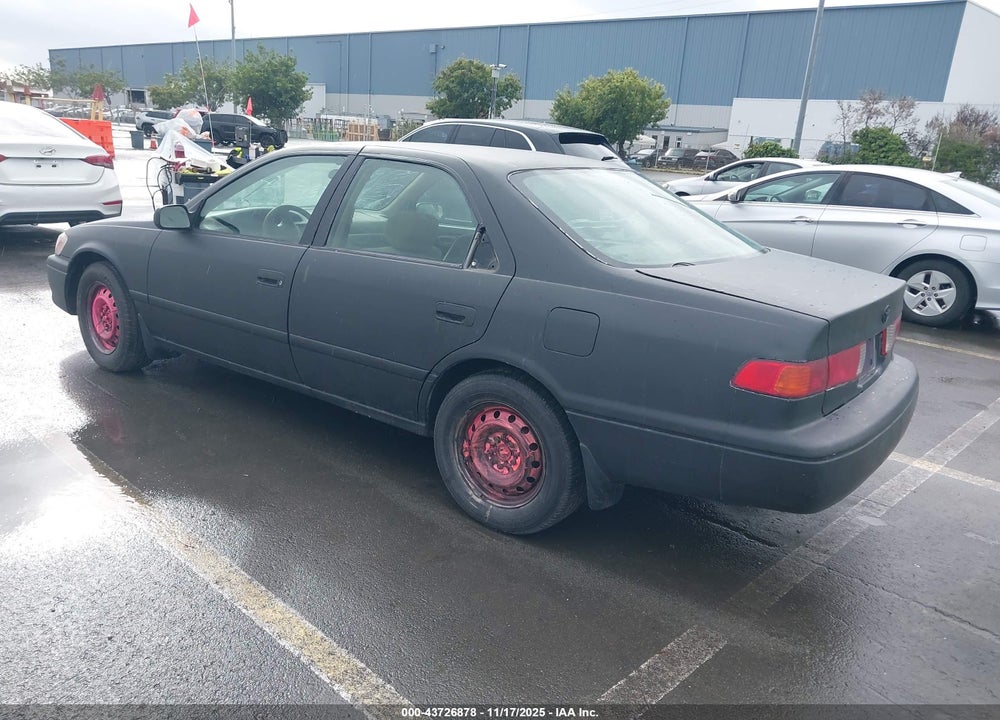 2001 TOYOTA CAMRY LE VIN: JT2BG22K310558143