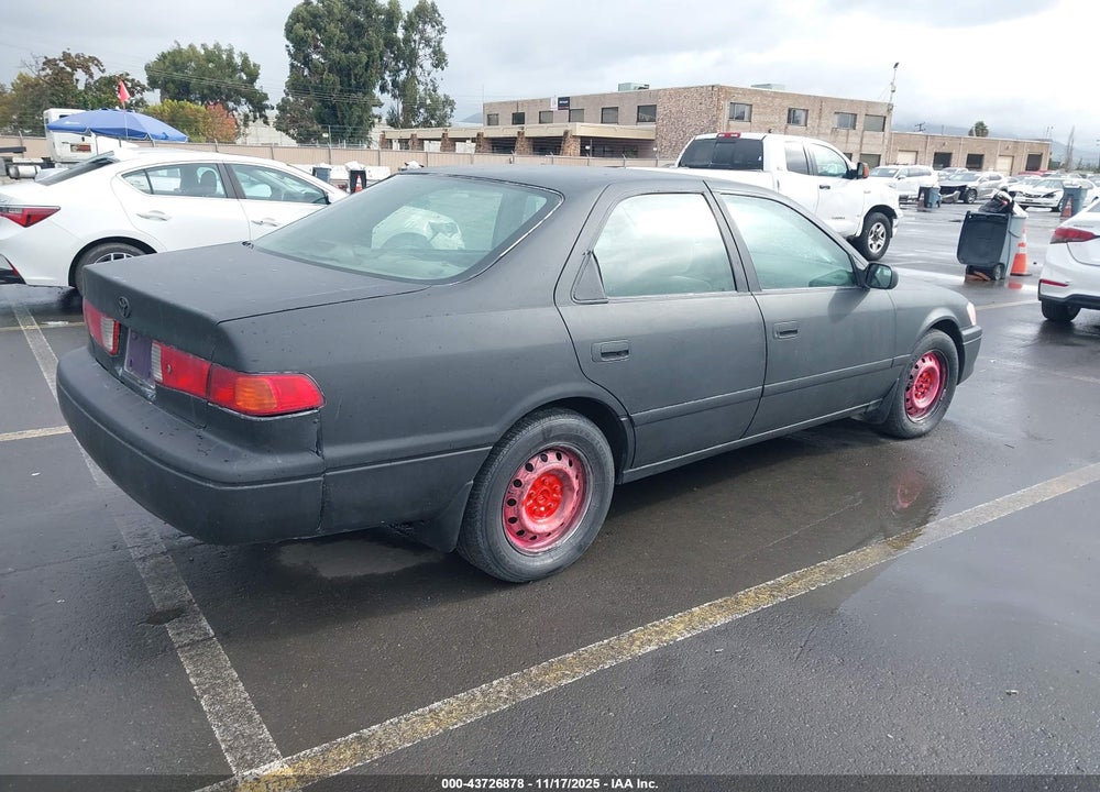 2001 TOYOTA CAMRY LE VIN: JT2BG22K310558143