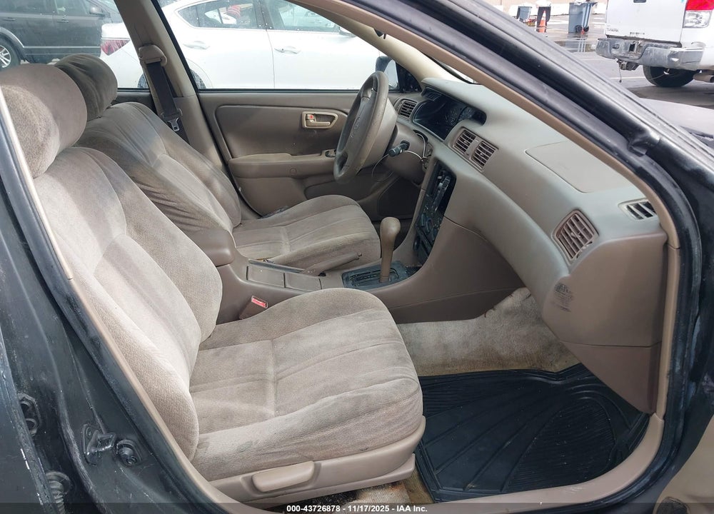 2001 TOYOTA CAMRY LE VIN: JT2BG22K310558143