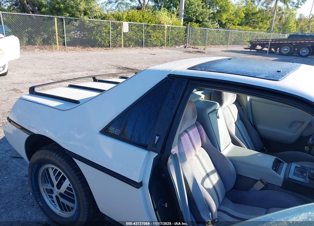 1984 PONTIAC FIERO SE VIN: 1G2AF37R5EP250197