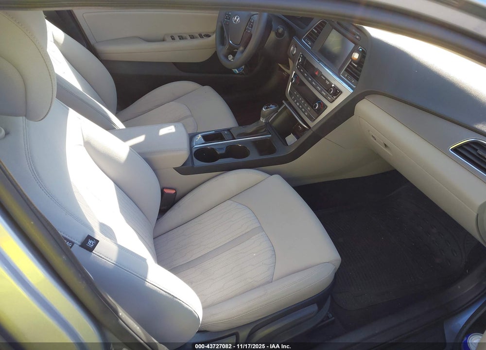 2017 HYUNDAI SONATA HYBRID SE VIN: KMHE24L10HA043525