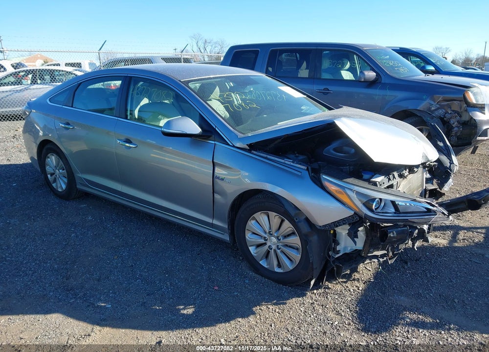 2017 HYUNDAI SONATA HYBRID SE VIN: KMHE24L10HA043525