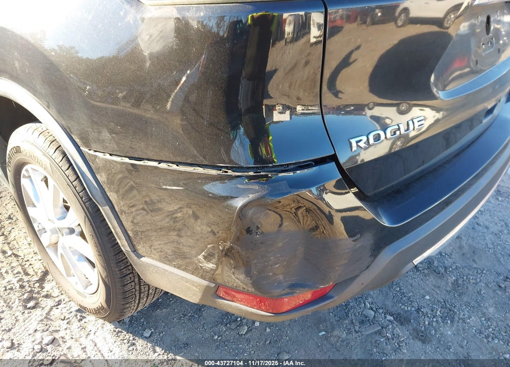 2017 NISSAN ROGUE SV VIN: JN8AT2MV8HW270930