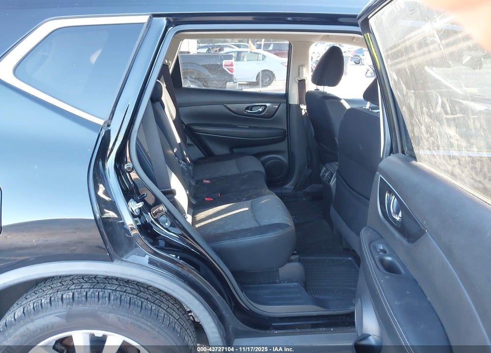 2017 NISSAN ROGUE SV VIN: JN8AT2MV8HW270930