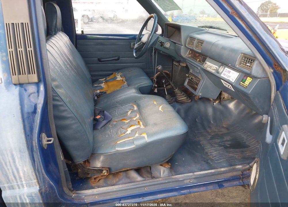 1987 TOYOTA PICKUP RN63 STD VIN: JT4RN63R2H0102014