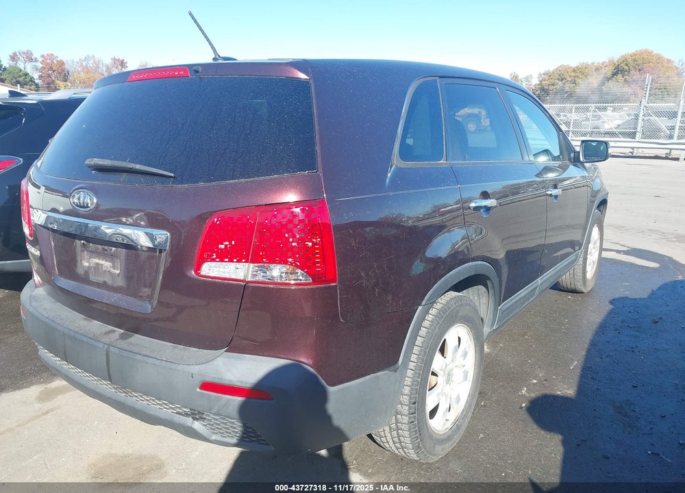 2011 KIA SORENTO LX VIN: 5XYKT3A17BG125924
