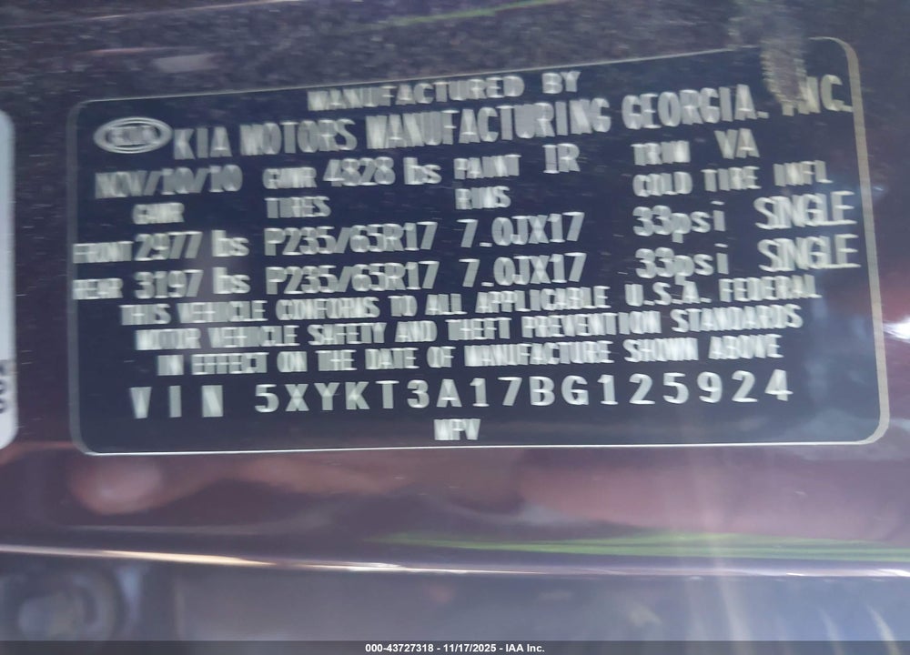 2011 KIA SORENTO LX VIN: 5XYKT3A17BG125924