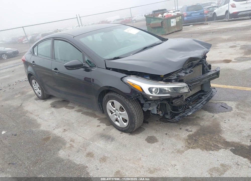 2018 KIA FORTE LX VIN: 3KPFL4A71JE263076