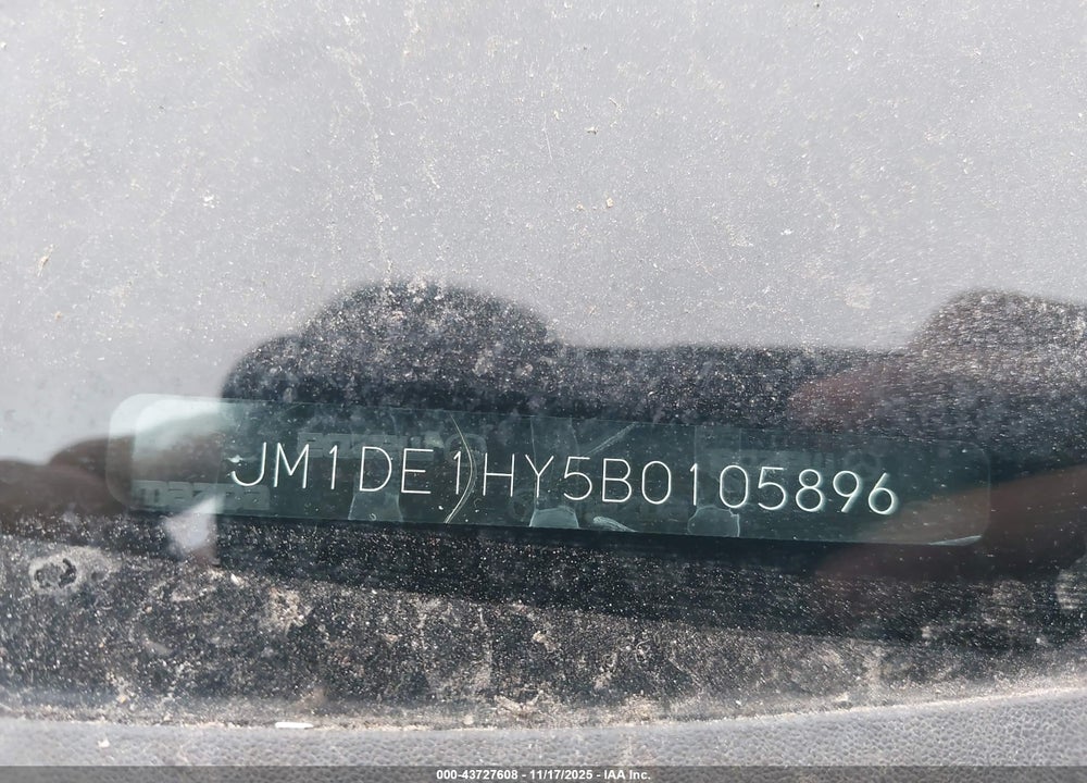 2011 MAZDA 2 SPORT VIN: JM1DE1HY5B0105896