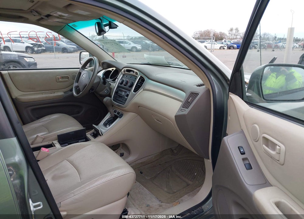 2005 TOYOTA HIGHLANDER V6 VIN: JTEEP21A350084628