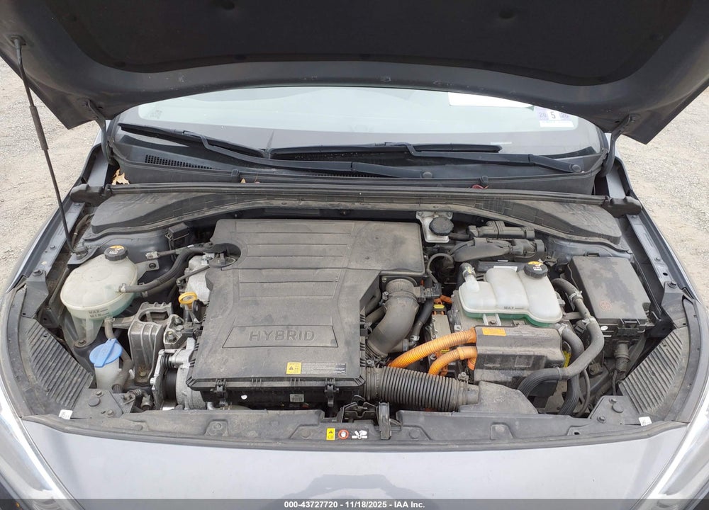 2017 HYUNDAI IONIQ HYBRID SEL VIN: KMHC75LC8HU028821