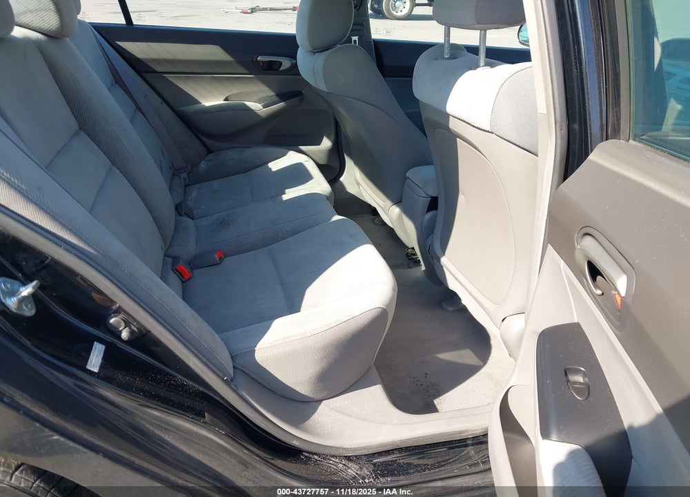 2011 HONDA CIVIC LX VIN: 2HGFA1F52BH526534