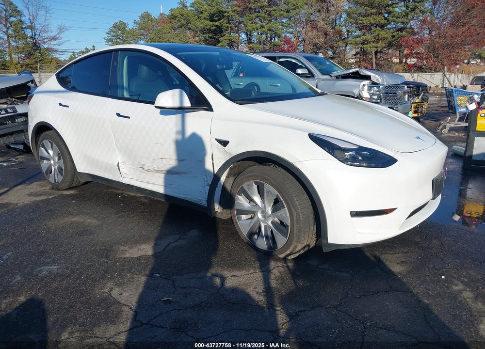 2024 TESLA MODEL Y LONG RANGE DUAL MOTOR ALL-WHEEL DRIVE VIN: 7SAYGDEE7RA275003