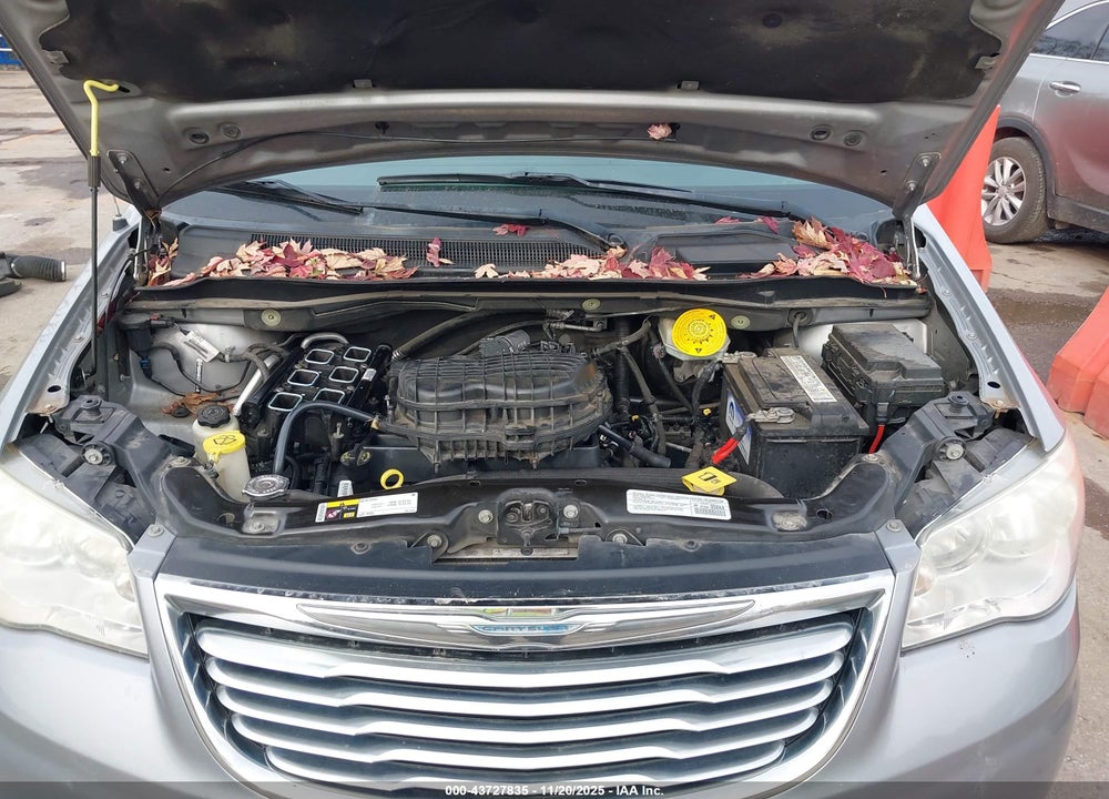 2014 CHRYSLER TOWN & COUNTRY TOURING VIN: 2C4RC1BG7ER330018