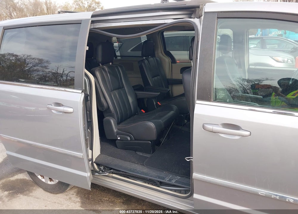 2014 CHRYSLER TOWN & COUNTRY TOURING VIN: 2C4RC1BG7ER330018