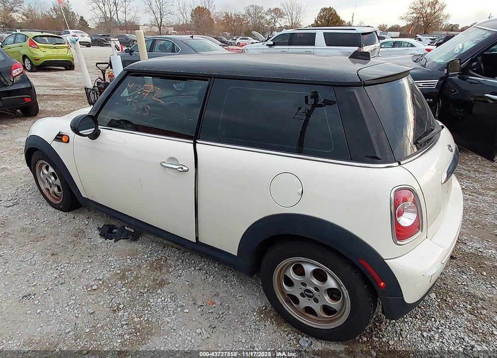 2012 MINI COOPER VIN: WMWSU3C5XCT261884
