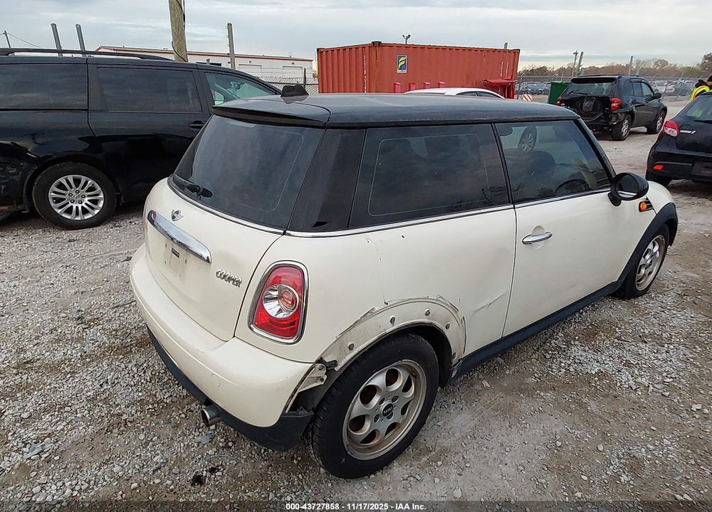 2012 MINI COOPER VIN: WMWSU3C5XCT261884
