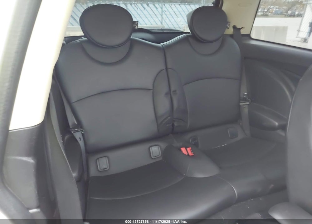 2012 MINI COOPER VIN: WMWSU3C5XCT261884