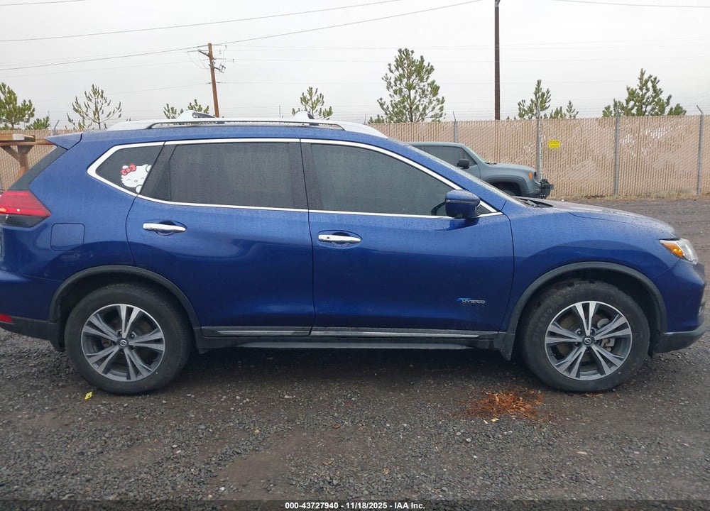 2017 NISSAN ROGUE HYBRID SL VIN: 5N1ET2MVXHC790153