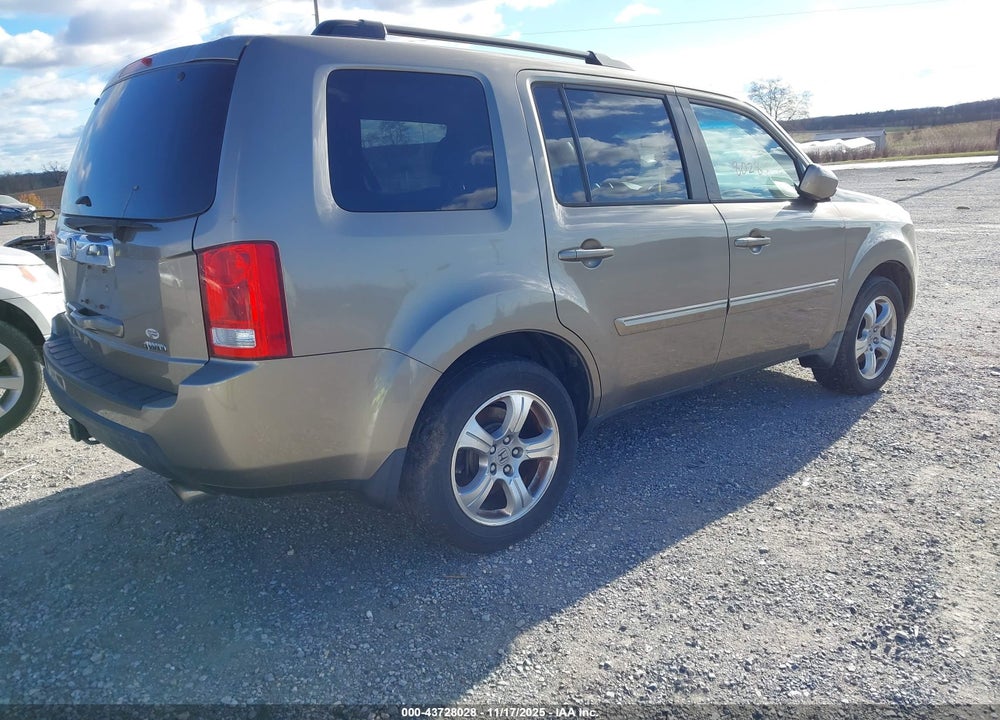 2011 HONDA PILOT EX-L VIN: 5FNYF4H61BB050394
