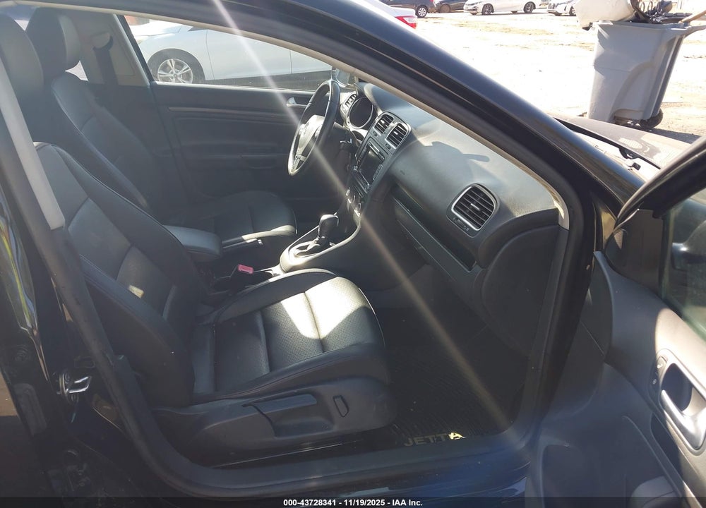 2012 VOLKSWAGEN JETTA SPORTWAGEN 2.5L SE VIN: 3VWPP7AJ9CM689688