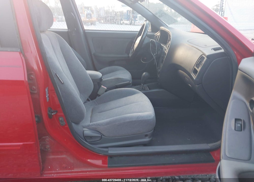 2005 HYUNDAI ELANTRA VIN: KMHDN46D15U977907