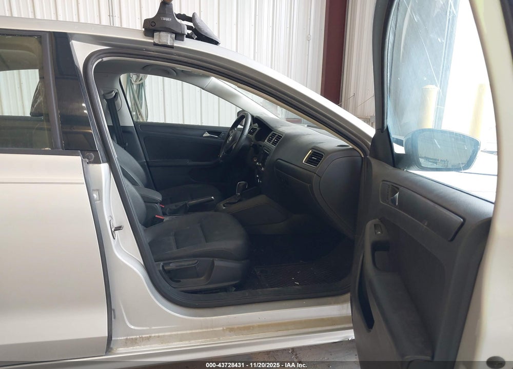 2012 VOLKSWAGEN JETTA 2.5L SE VIN: 3VWDP7AJXCM382825