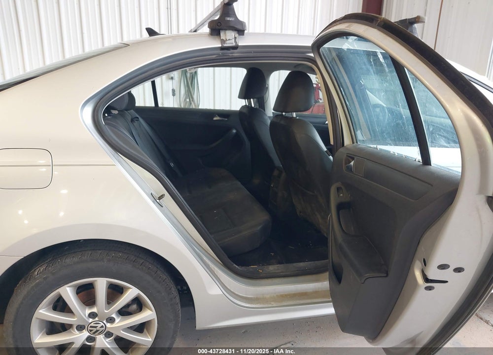 2012 VOLKSWAGEN JETTA 2.5L SE VIN: 3VWDP7AJXCM382825