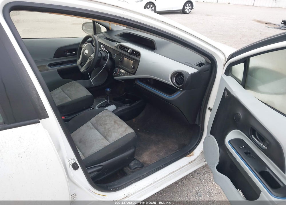 2012 TOYOTA PRIUS C VIN: JTDKDTB36C1511068