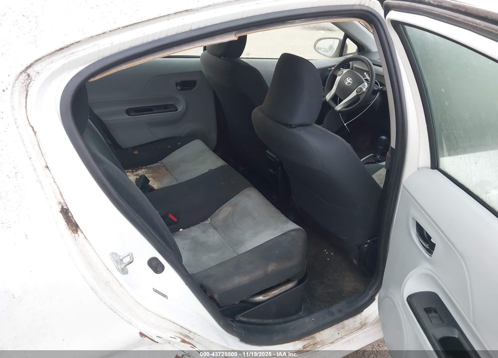 2012 TOYOTA PRIUS C VIN: JTDKDTB36C1511068