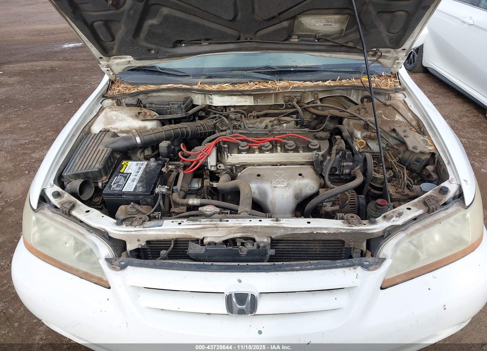 2001 HONDA ACCORD 2.3 EX VIN: JHMCG56621C032139