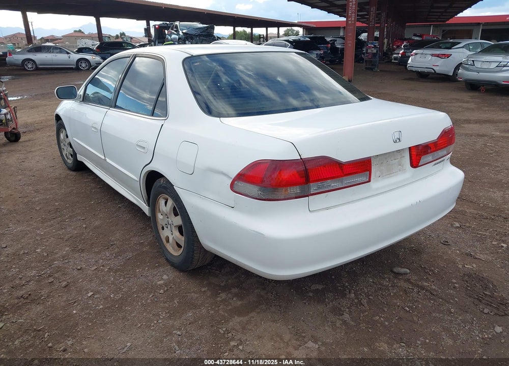 2001 HONDA ACCORD 2.3 EX VIN: JHMCG56621C032139